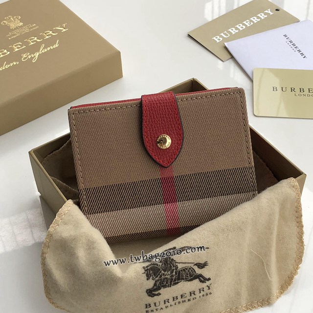 Burberry專門店新款手掌紋牛皮配格紋女士短夾錢包 巴寶莉經典款翻蓋短夾 yxb1048